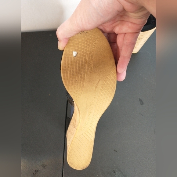 ☀️Stuart Weitzman Oneliner Women's Patent Black Cork Wedge, size 9.5M - Picture 2 of 14